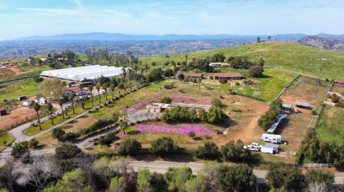6960 Lilac Rd, Bonsall, CA 92003-4312