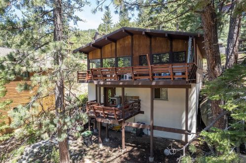 14562 Donner Ave, Truckee, CA 96161-3635