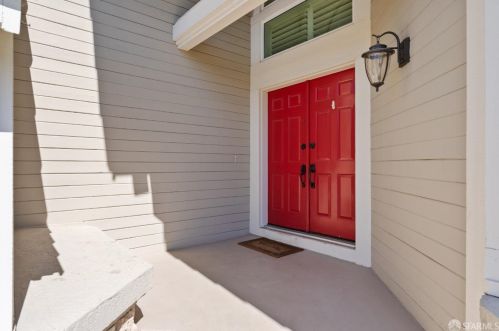 2211 Colonial Ct, Discovery Bay, CA 94505-9217