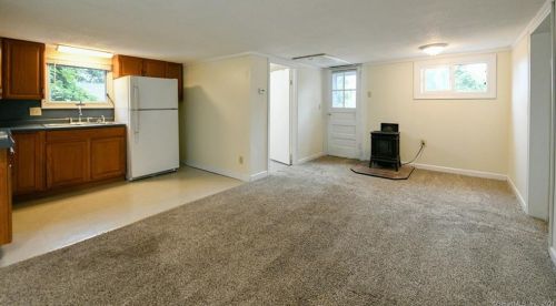 1 West Blvd, East Hampton, CT 06424-1412