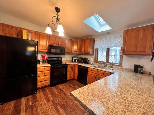14 Mcneil Rd, Hillsboro, NH 03244-4853