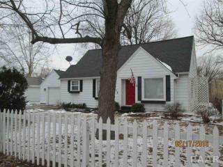 4115 University St, Peoria, IL 61614-6910