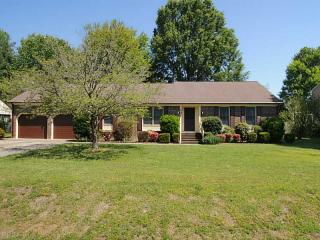 102 Winder Rd, Yorktown, VA 23693-3222