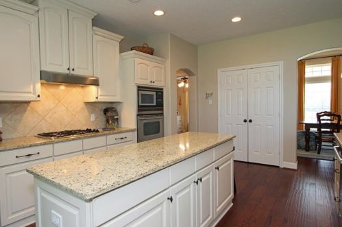 7028 Longmire Cir, Conroe, TX 77304-1083