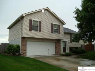 17425 Edna Cir, Omaha, NE 68136-3055