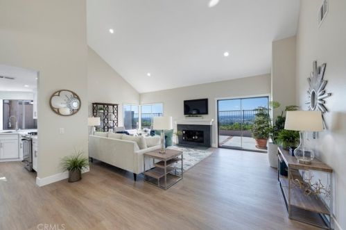 5000 Greensboro Ln, Anaheim CA  92807-4655 exterior