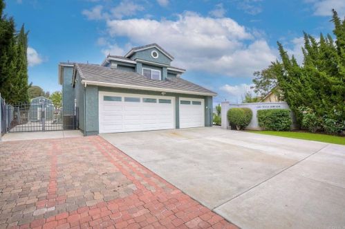 5205 Triple Crown Dr, Bonsall, CA 92003-3512