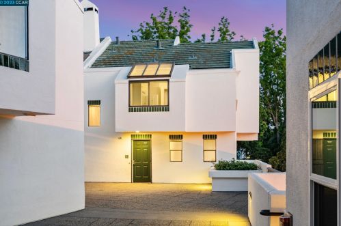 72 Mozden Ln, Concord CA  94523-3369 exterior