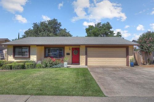 260 Flower Dr, Folsom, CA 95630-2747
