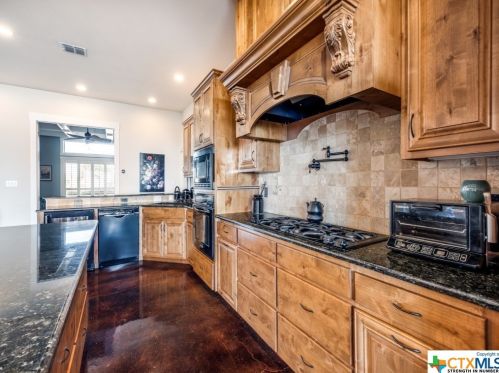 1009 Bluewater Pl, Spring Branch TX 78070-5485 exterior