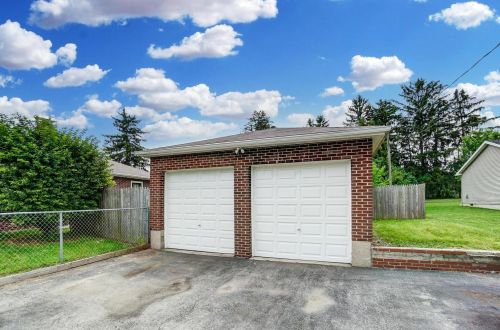 2855 Springfield Jamestown Rd, Springfield OH  45502-9404 exterior