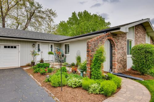 143 Spring Ave, Glendale Heights, IL 60137-5825