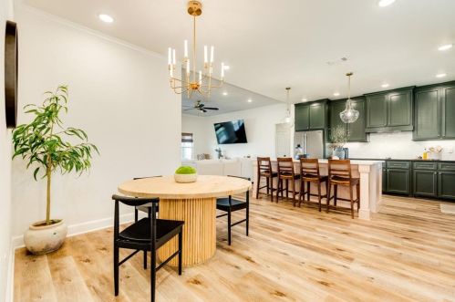 713 Longhorn Trl, Angleton TX 77515-9623 exterior