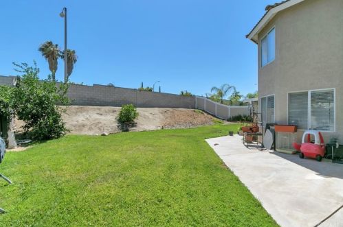 20497 Bloomfield Rd, Riverside CA  92508-2963 exterior
