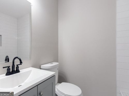 5864 Ronnie Dr, Rex GA 30273-1059 exterior