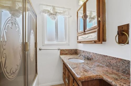 527 Hampton St, Anaheim CA  92801-3102 exterior