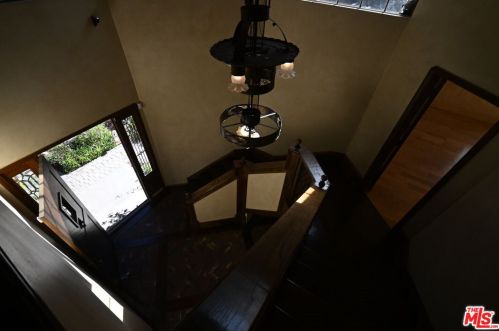 3041 Chevy Chase Dr, Glendale CA  91205-4805 exterior