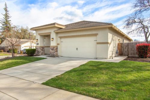 8190 Streng Ave, Citrus Heights, CA 95610-3236