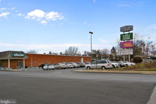 9270 Sprucewood Rd, Springfield VA  22015-3559 exterior