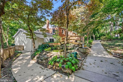 7301 Lackawanna Dr, Springfield VA  22150-4418 exterior