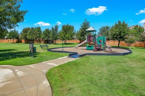 10520 Winding Passage Way, Fort Worth TX  76131-3988 exterior