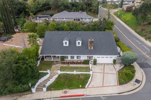 1851 Greenbriar Rd, Glendale CA  91207-1064 exterior