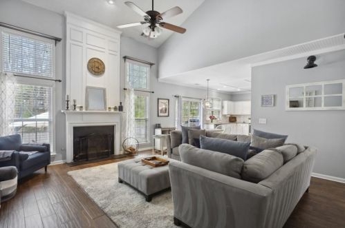 4998 Bright Hampton Dr, Atlanta, GA 30339-1958