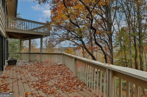 120 Huntcliff Pt, Atlanta GA  30350-1601 exterior
