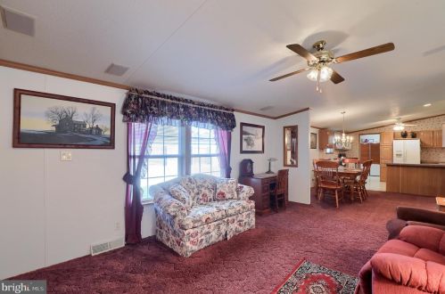 200 Cricklewood Ct, Lancaster PA  17603-2173 exterior