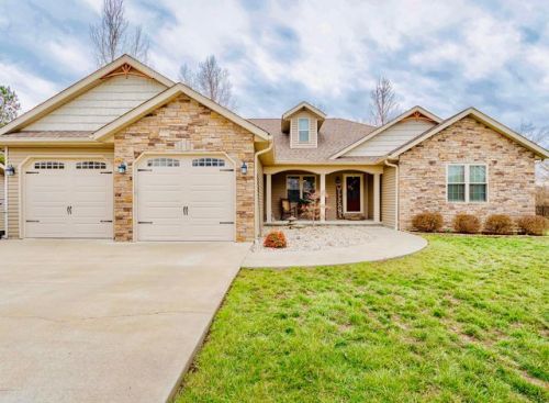 111 Excalibur Dr, Carterville, IL 62918-3599