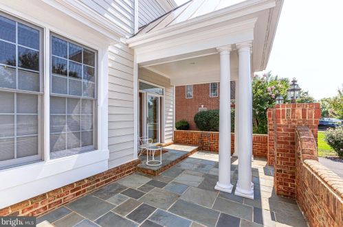 15629 Turtle Point Dr, Gainesville, VA 20155-3216