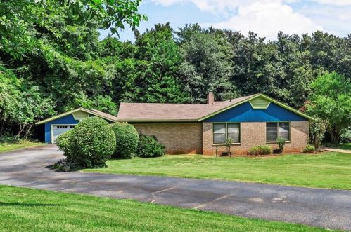 3333 Flowers Dr, Atlanta GA  30337-1001 exterior