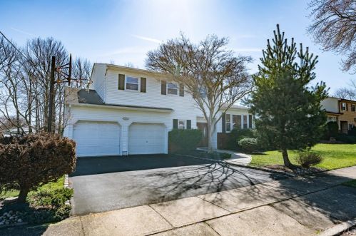5 Nightingale St, Edison, NJ 08820-2751
