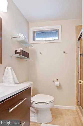 8634 Langport Dr, Springfield VA  exterior