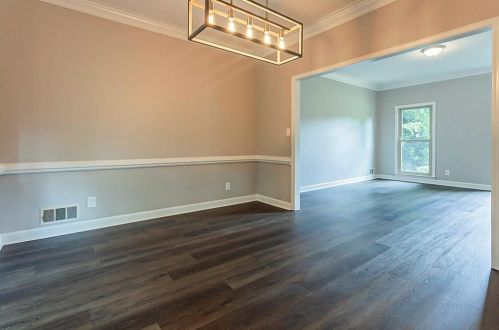 810 Mabry Rd, Atlanta GA  30328-2662 exterior