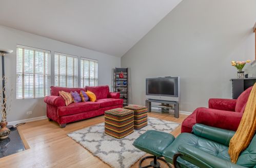 1288 Donegal Ct, Carol Stream IL  60188-6012 exterior