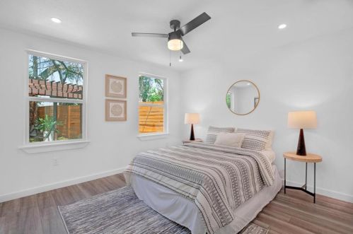 3104 Th, Austin TX  78702-1402 exterior