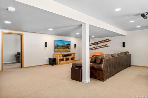 6068 Clinton Ct, Englewood CO 80111-5217 exterior