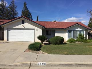 5508 Calimyrna Ave, Fresno, CA 93722-3100