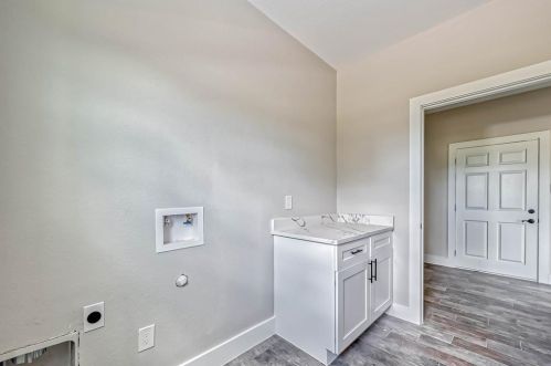 206 Cattle Drive Trl, Angleton TX 77515-9085 exterior