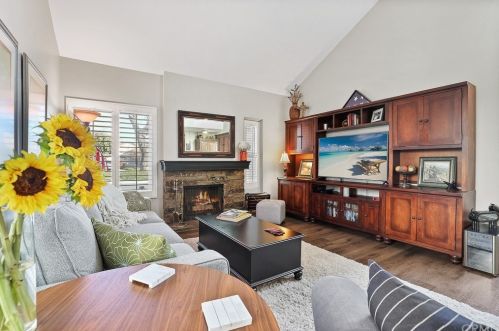 8 Campanero, Irvine CA  92620-1821 exterior