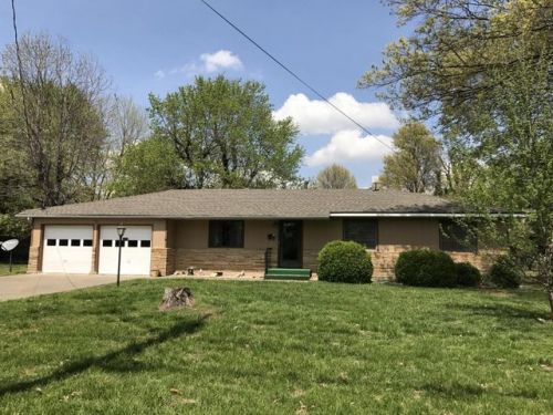 800 Hillcrest St, Monett, MO 65708-1123
