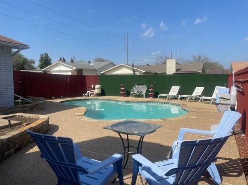 2937 Silverdale Ln, Garland TX  75044-6213 exterior