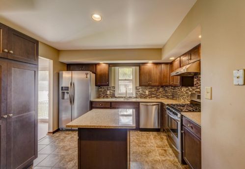 9525 Southwood Dr, Hammond IN 46321-3021 exterior