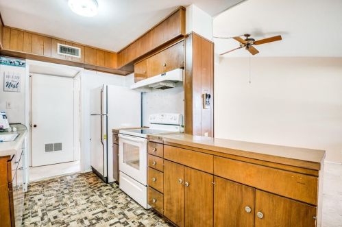 2315 Briarwood Ln, Carrollton TX 75006-7701 exterior