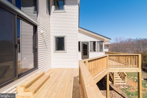 80 Quinn Lea Rd, Harpers Ferry WV 25425-5372 exterior