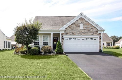 11 Fawnhollow Ln, Lakehurst, NJ 08759-7312
