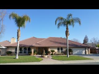 325 Walnut Ave, Coalinga, CA 93210-1341
