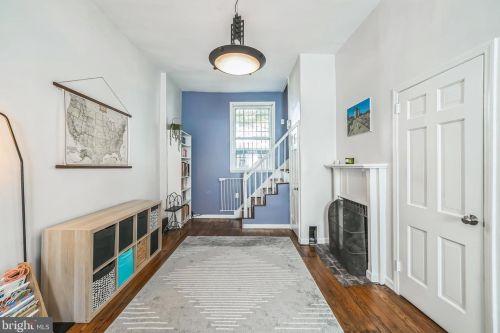 404 Iseminger St, Philadelphia PA  19147-6215 exterior