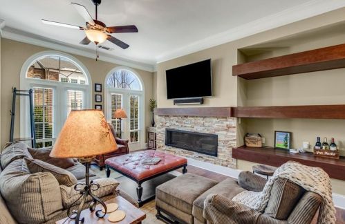 3639 Brookleigh Ln, Atlanta GA  30319-2219 exterior